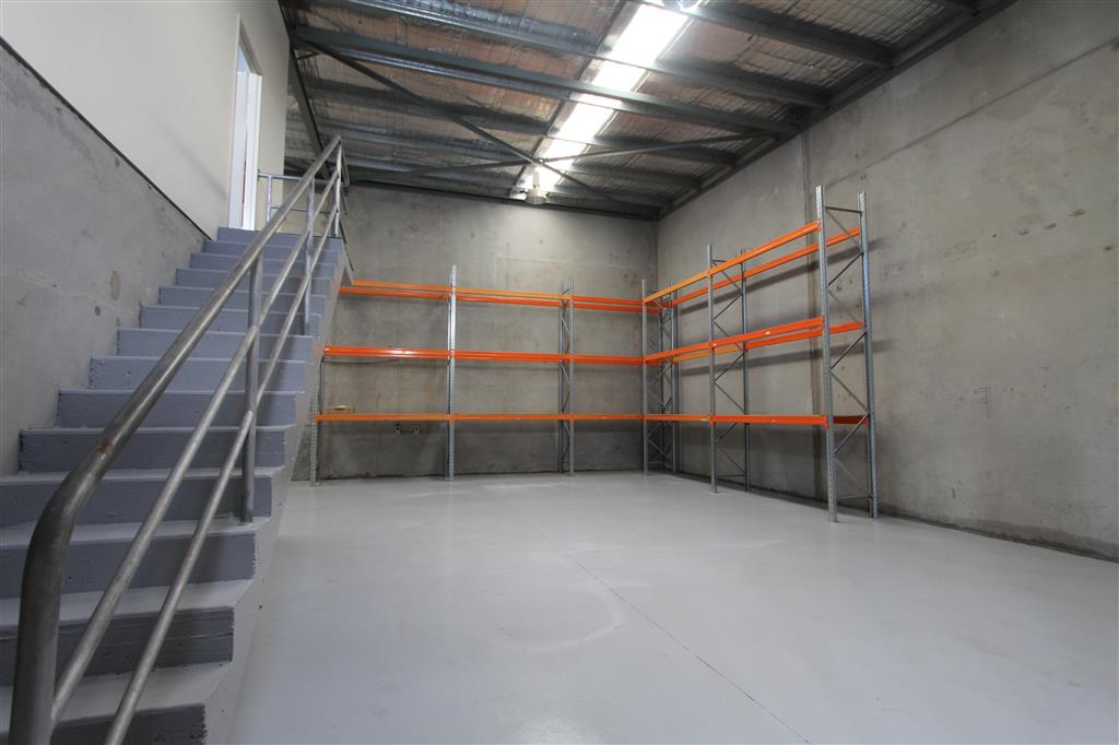 LEASED BY Ryan McMahon & Hayden HIGH QUALITY 206m² WAREHOUSE